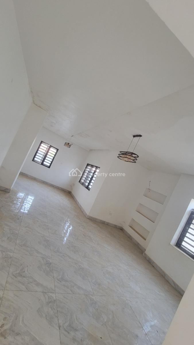 Five(5) Bedrooms Detached Duplex!, Crown Estate, Von Road Off Airport Road, Lugbe District, Abuja, Detached Duplex for Sale