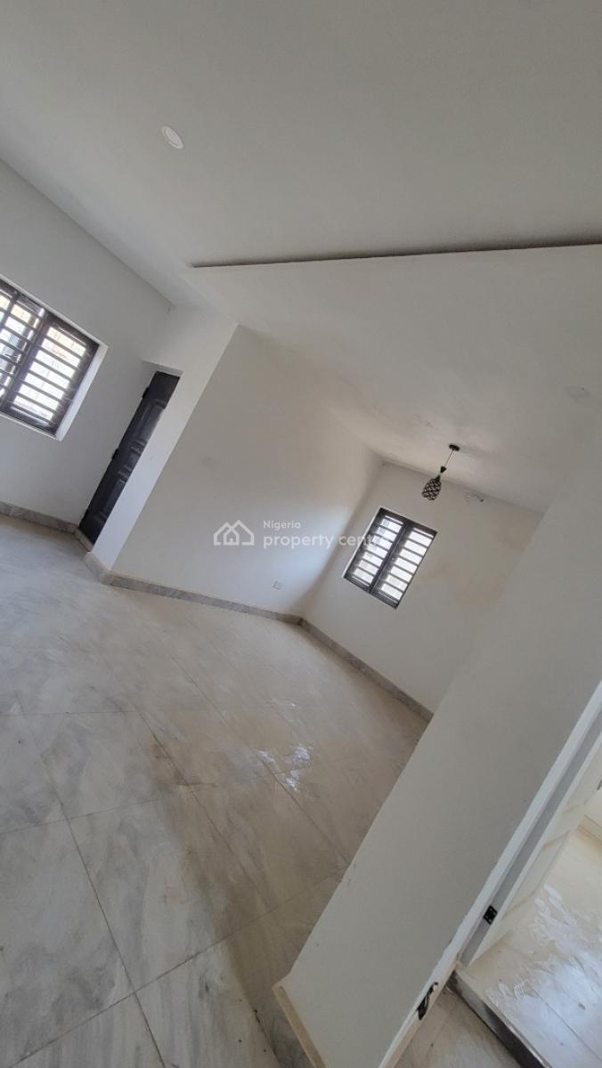 Five(5) Bedrooms Detached Duplex!, Crown Estate, Von Road Off Airport Road, Lugbe District, Abuja, Detached Duplex for Sale