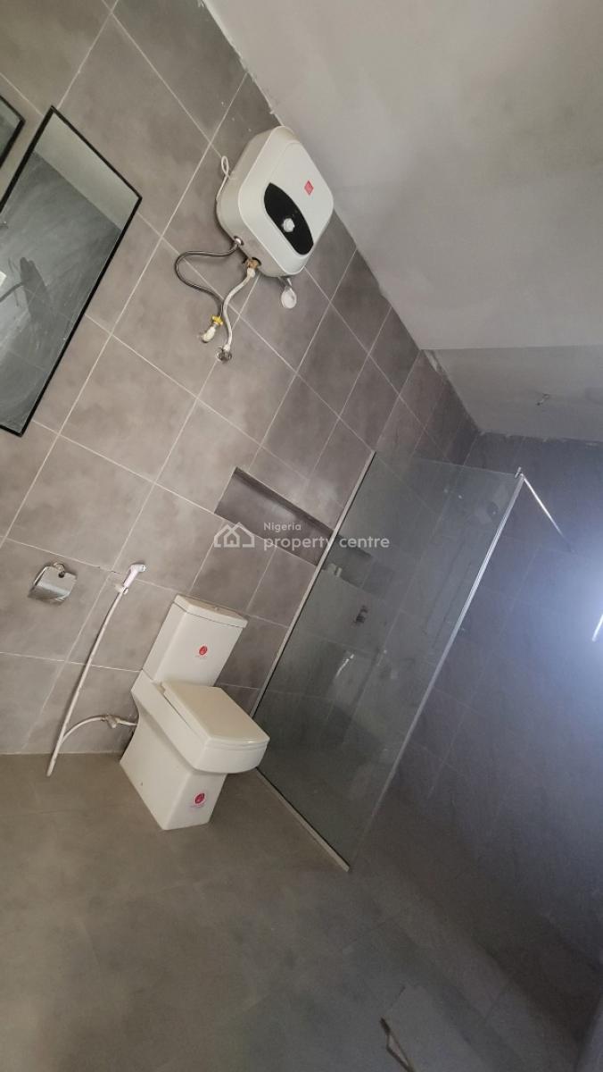 Five(5) Bedrooms Detached Duplex!, Crown Estate, Von Road Off Airport Road, Lugbe District, Abuja, Detached Duplex for Sale