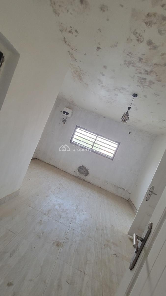 Five(5) Bedrooms Detached Duplex!, Crown Estate, Von Road Off Airport Road, Lugbe District, Abuja, Detached Duplex for Sale