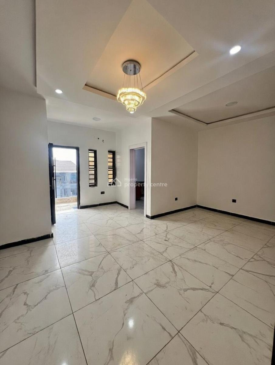 a Well Built 2 Bedroom Flat, Pepperoni, Lekki Phase 2, Lekki, Lagos, Flat / Apartment for Rent
