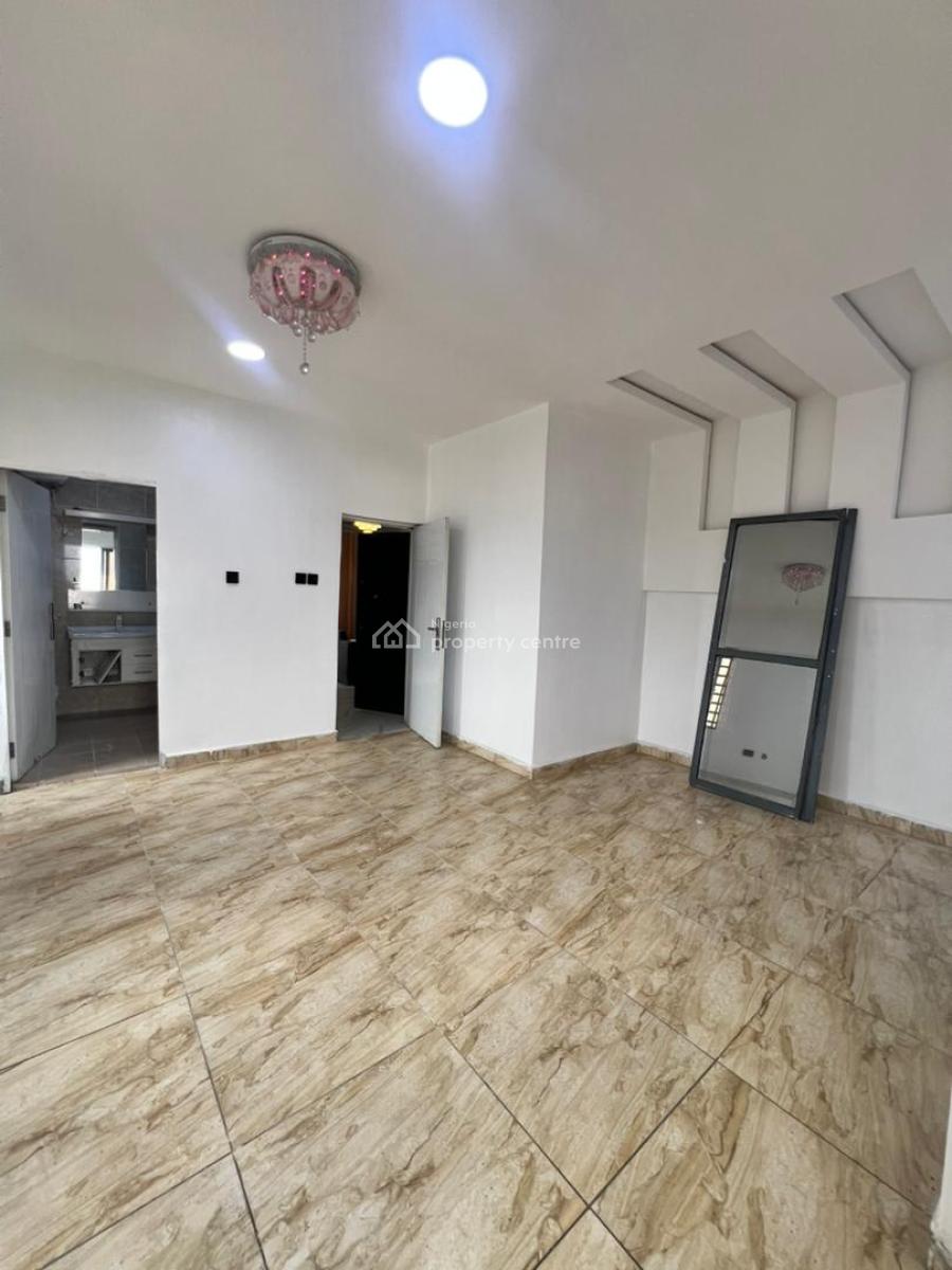 a Well Built 2 Bedroom Flat, Pepperoni, Lekki Phase 2, Lekki, Lagos, Flat / Apartment for Rent