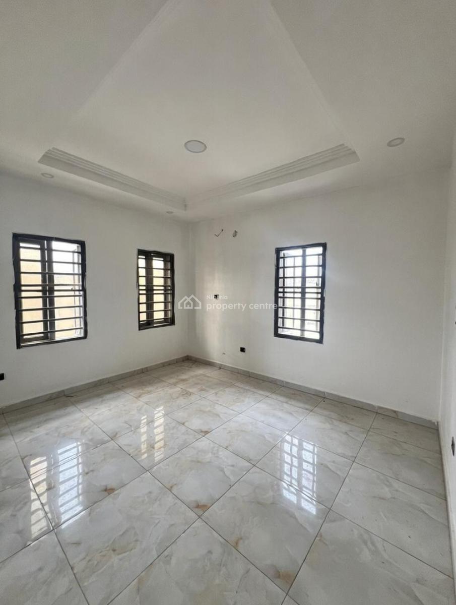 a Well Built 2 Bedroom Flat, Pepperoni, Lekki Phase 2, Lekki, Lagos, Flat / Apartment for Rent