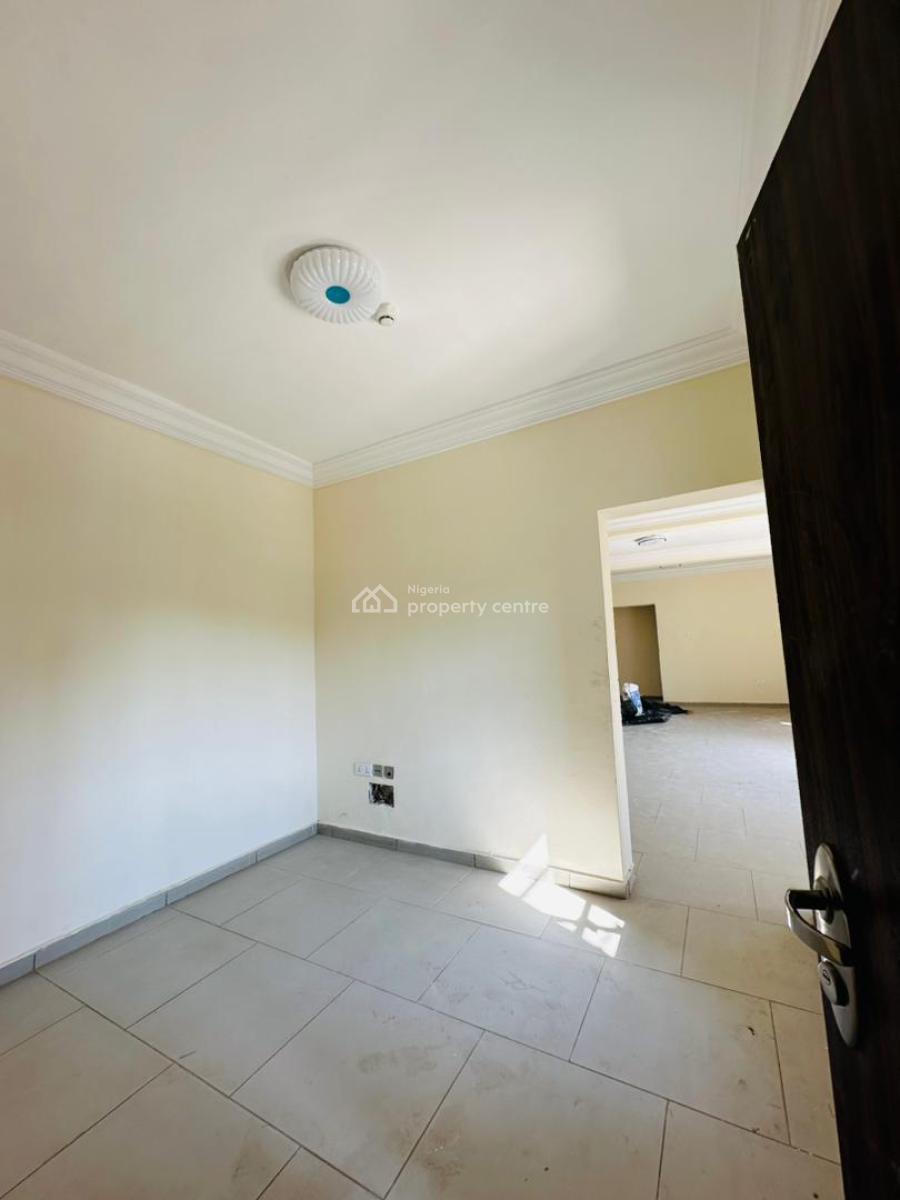 Spacious 3 Bedroom Apartment+ Bq and Swimming Pool, Off Admiralty Way, Lekki Phase 1, Lekki, Lagos, Flat / Apartment for Rent