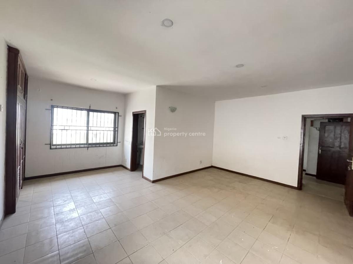 Spacious Self Serviced 3 Bedroom Apartment, Off Conservation Road, Olugboragan Axis, Ikota, Lekki, Lagos, Flat / Apartment for Rent