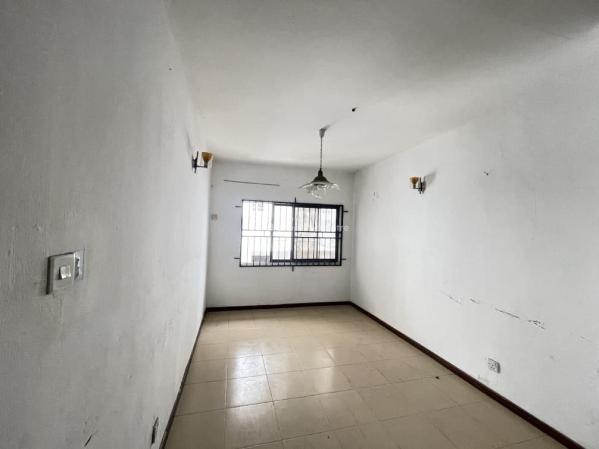 Spacious Self Serviced 3 Bedroom Apartment, Off Conservation Road, Olugboragan Axis, Ikota, Lekki, Lagos, Flat / Apartment for Rent