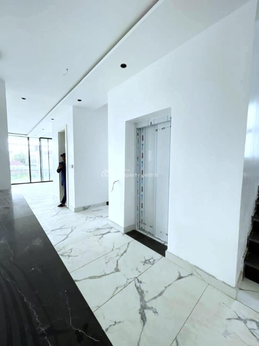 Spacious  6 Bedroom Fully  Detached Duplex, Banana Island, Ikoyi, Lagos, Detached Duplex for Sale