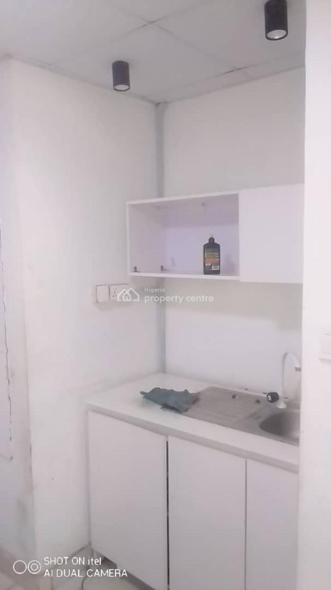 Office Space Measuing 190sqm on The Third Floor, Off Àjọṣe Adeogun, Victoria Island (vi), Lagos, Office Space for Rent