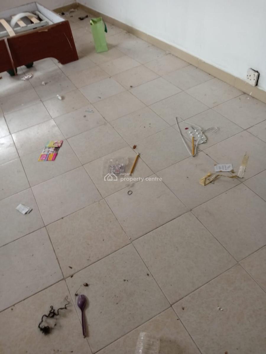 a Clean 3 Bedroom Flat with 3 Toilets / 2 Baths, Ground Floor, Peace Estate, Oregun, Ikeja, Lagos, Flat / Apartment for Rent