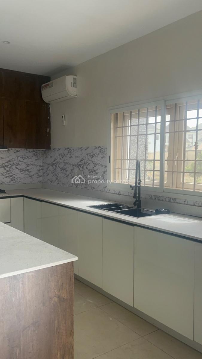 6 Bedroom Fully Detached, in an Estate, Wuye, Abuja, Detached Duplex for Rent
