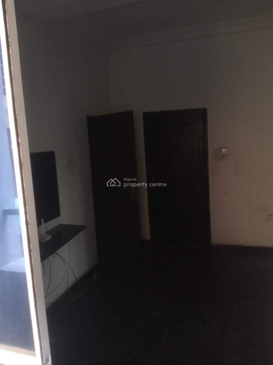 2 Bedroom, Natafe Street Off Babs Animashun, Surulere, Lagos, Flat / Apartment for Rent