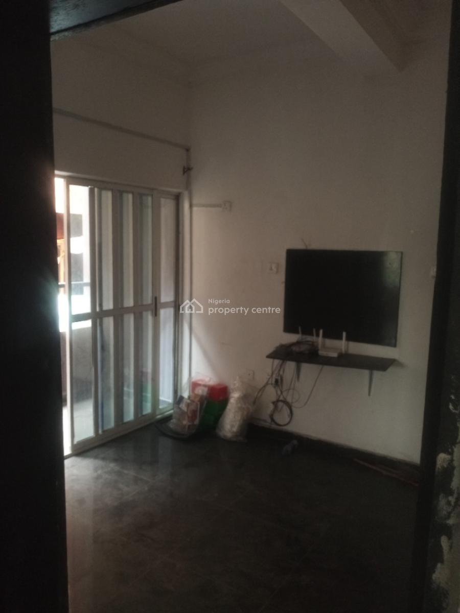 2 Bedroom, Natafe Street Off Babs Animashun, Surulere, Lagos, Flat / Apartment for Rent