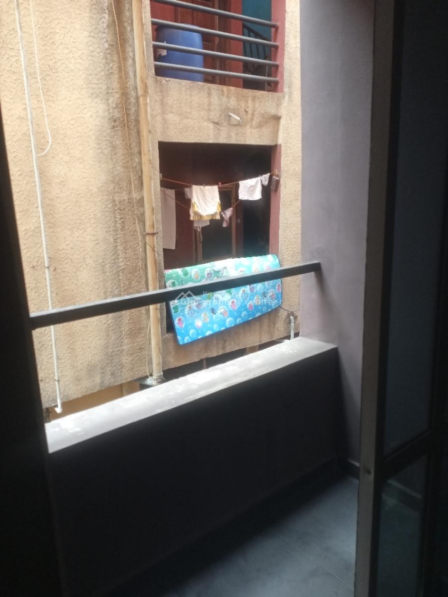 2 Bedroom, Natafe Street Off Babs Animashun, Surulere, Lagos, Flat / Apartment for Rent