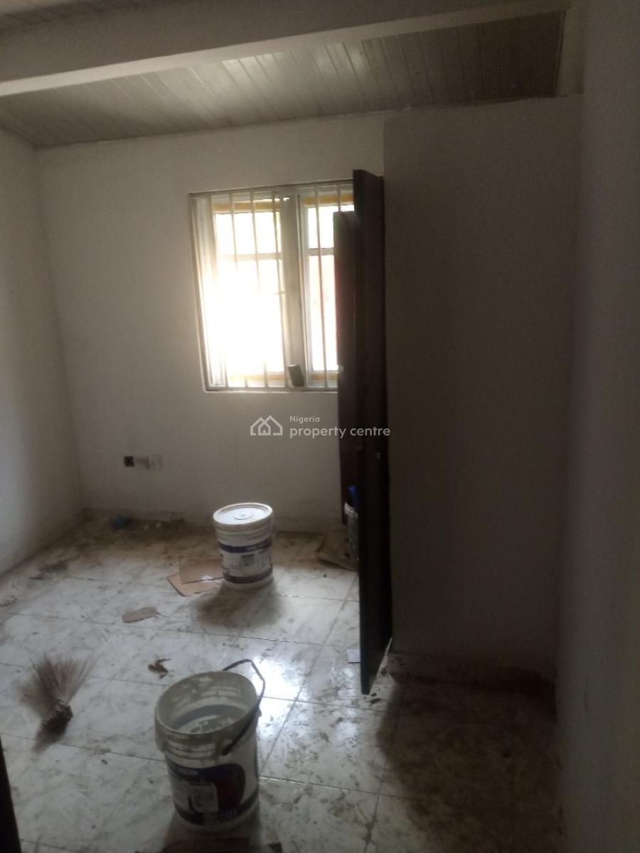 2 Bedroom Bungalow Self Compound, Akerela, Surulere, Lagos, Flat / Apartment for Rent