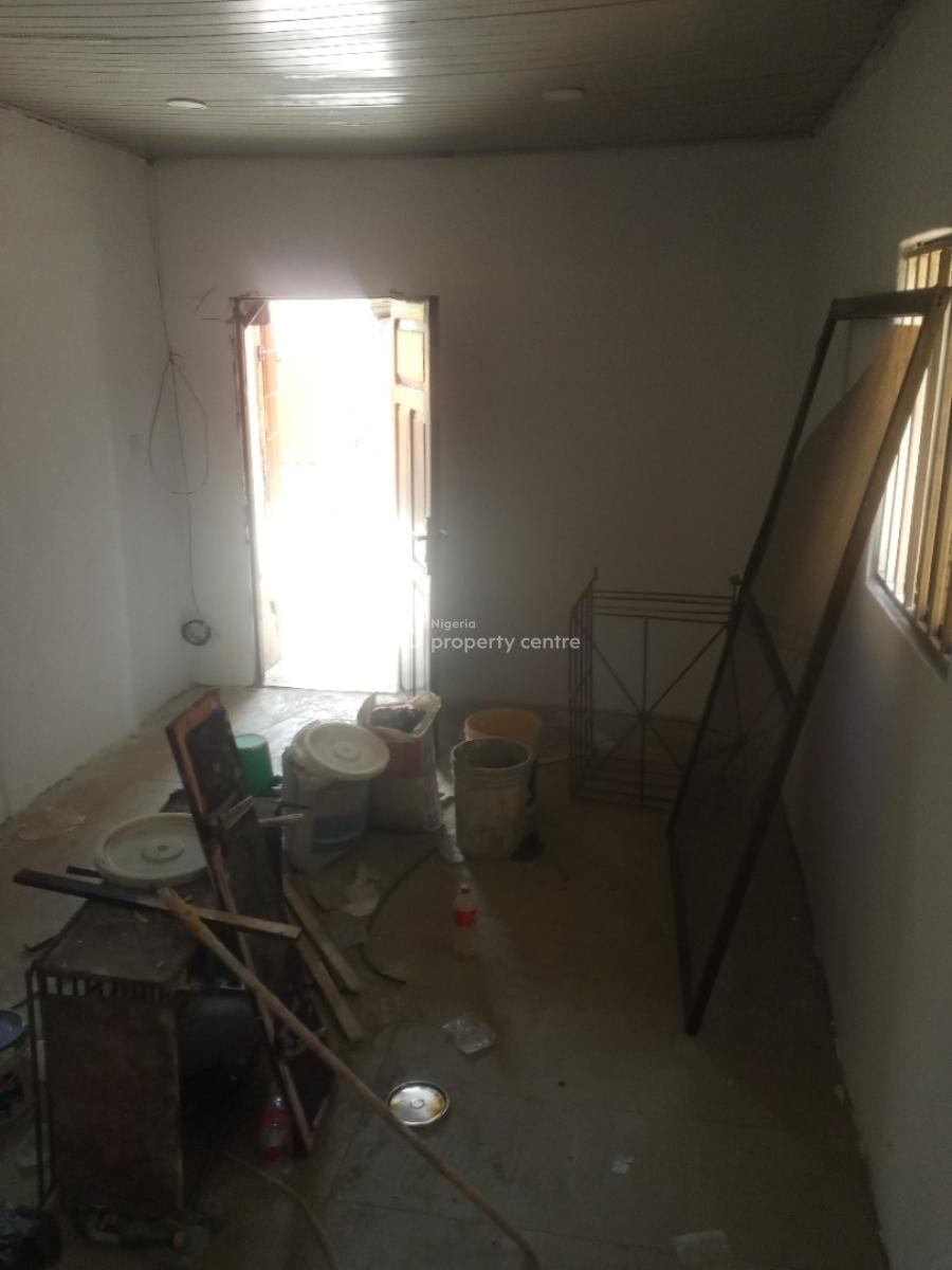 2 Bedroom Bungalow Self Compound, Akerela, Surulere, Lagos, Flat / Apartment for Rent