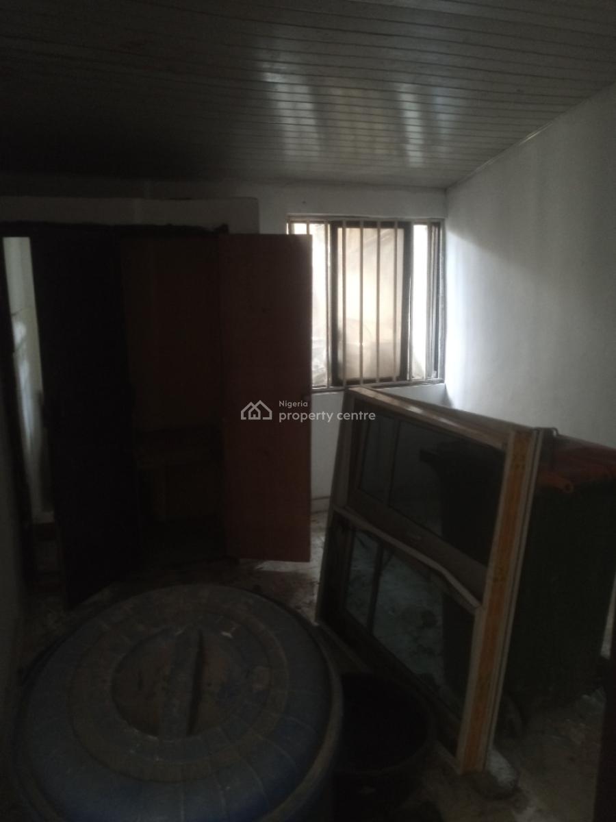 2 Bedroom Bungalow Self Compound, Akerela, Surulere, Lagos, Flat / Apartment for Rent