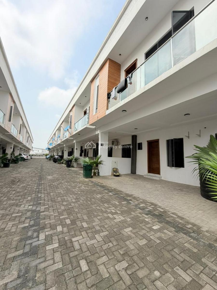 Private Estate Living -- 4 Bedroom Fully Automated, Lekki County, Lagos, Lekki, Lagos, Terraced Duplex for Sale