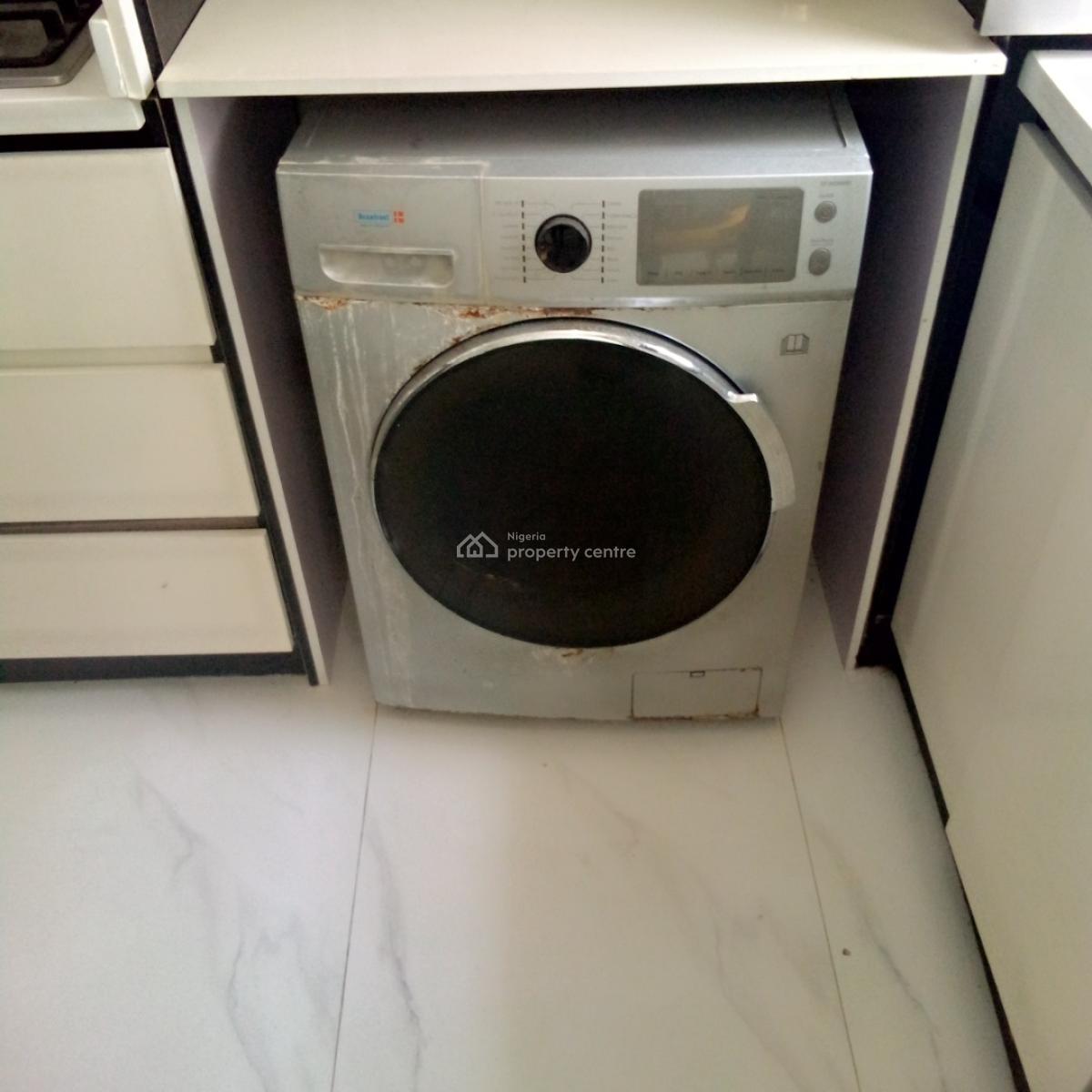 Furnished 3 Bedroom Apartment, Off Freedom Way., Lekki Phase 1, Lekki, Lagos, Flat / Apartment Short Let