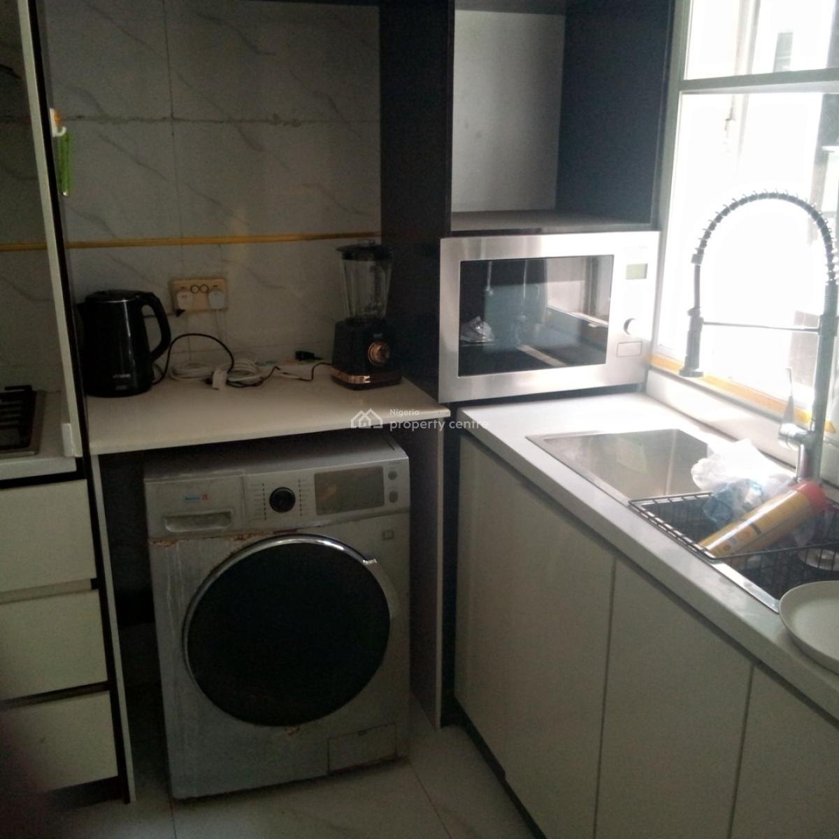 Furnished 3 Bedroom Apartment, Off Freedom Way., Lekki Phase 1, Lekki, Lagos, Flat / Apartment Short Let