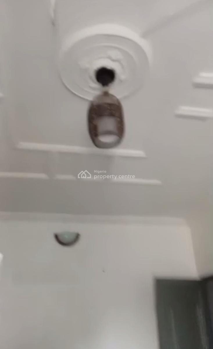 Decent Spacious 2 Bedroom Apartment, Off Cole Street Lawanson Ikate, Surulere, Lagos, Flat / Apartment for Rent