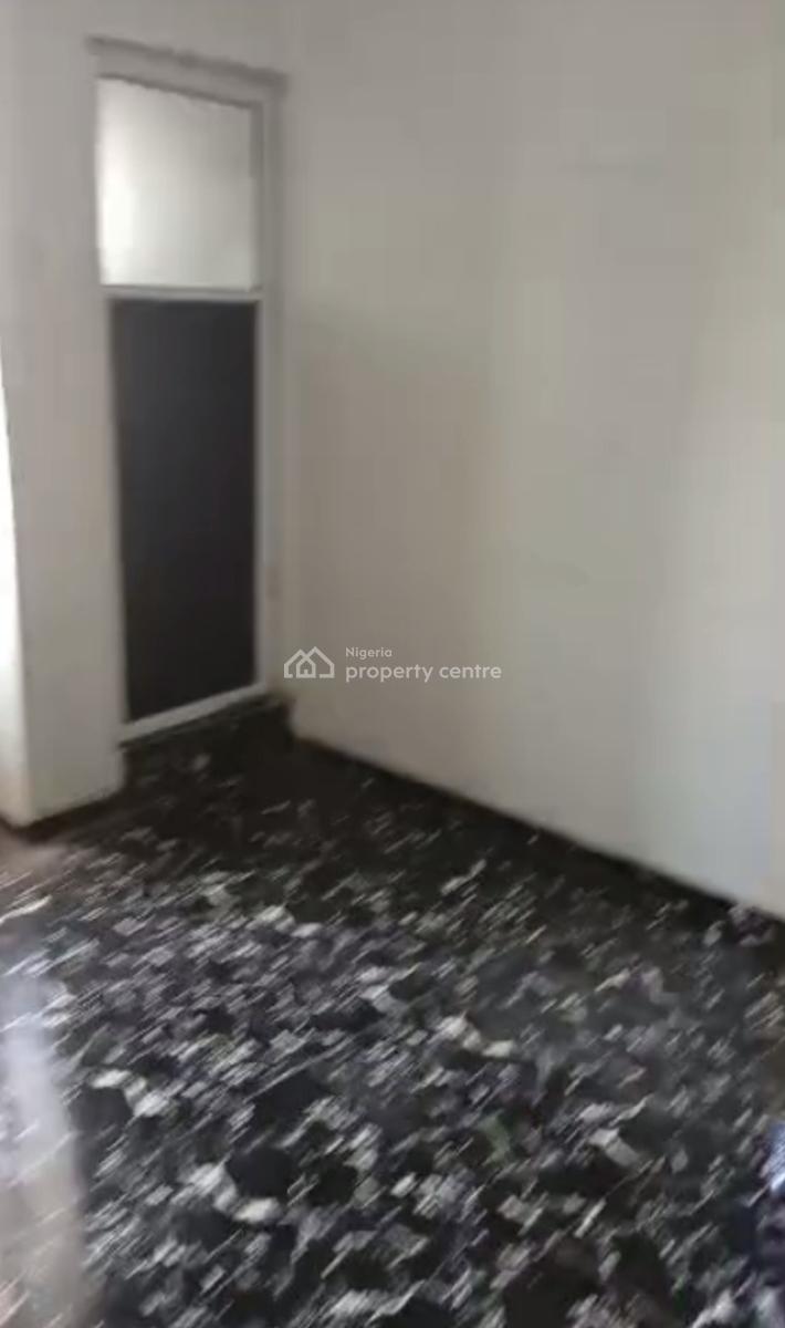 Decent Spacious 2 Bedroom Apartment, Off Cole Street Lawanson Ikate, Surulere, Lagos, Flat / Apartment for Rent