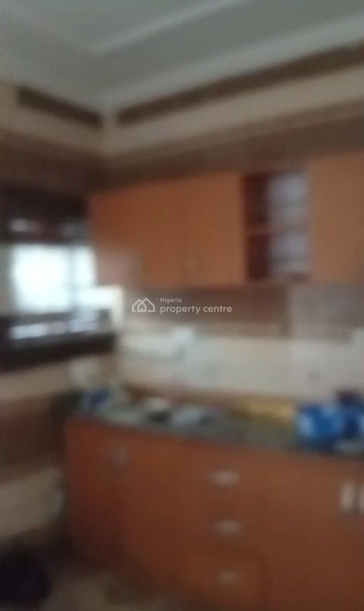 Decent Spacious 2 Bedroom Apartment, Off Cole Street Lawanson Ikate, Surulere, Lagos, Flat / Apartment for Rent