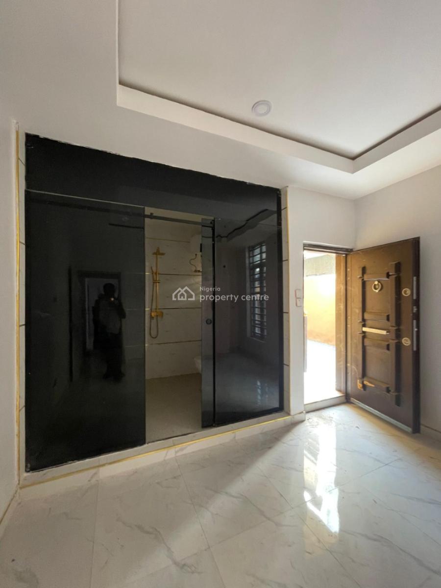 Luxury 6 Bedroom Duplex with Bq and 2 Units of 2 Bedroom Suitable, Elepe Royal Estate, Ikorodu, Lagos, Detached Duplex for Sale