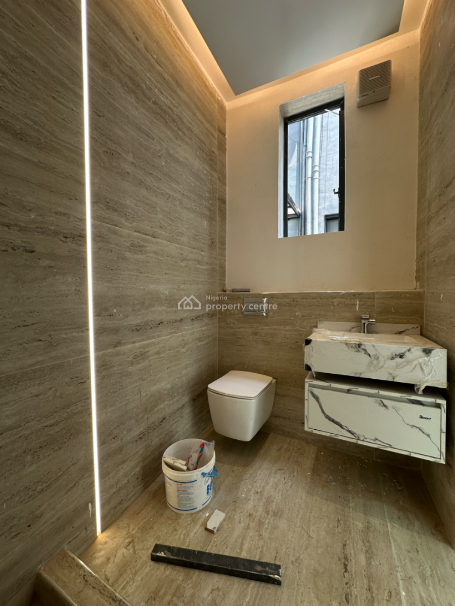 Exclusive 2 Bedroom Maisonette, Lekki Phase 1, Lekki, Lagos, Flat / Apartment for Rent