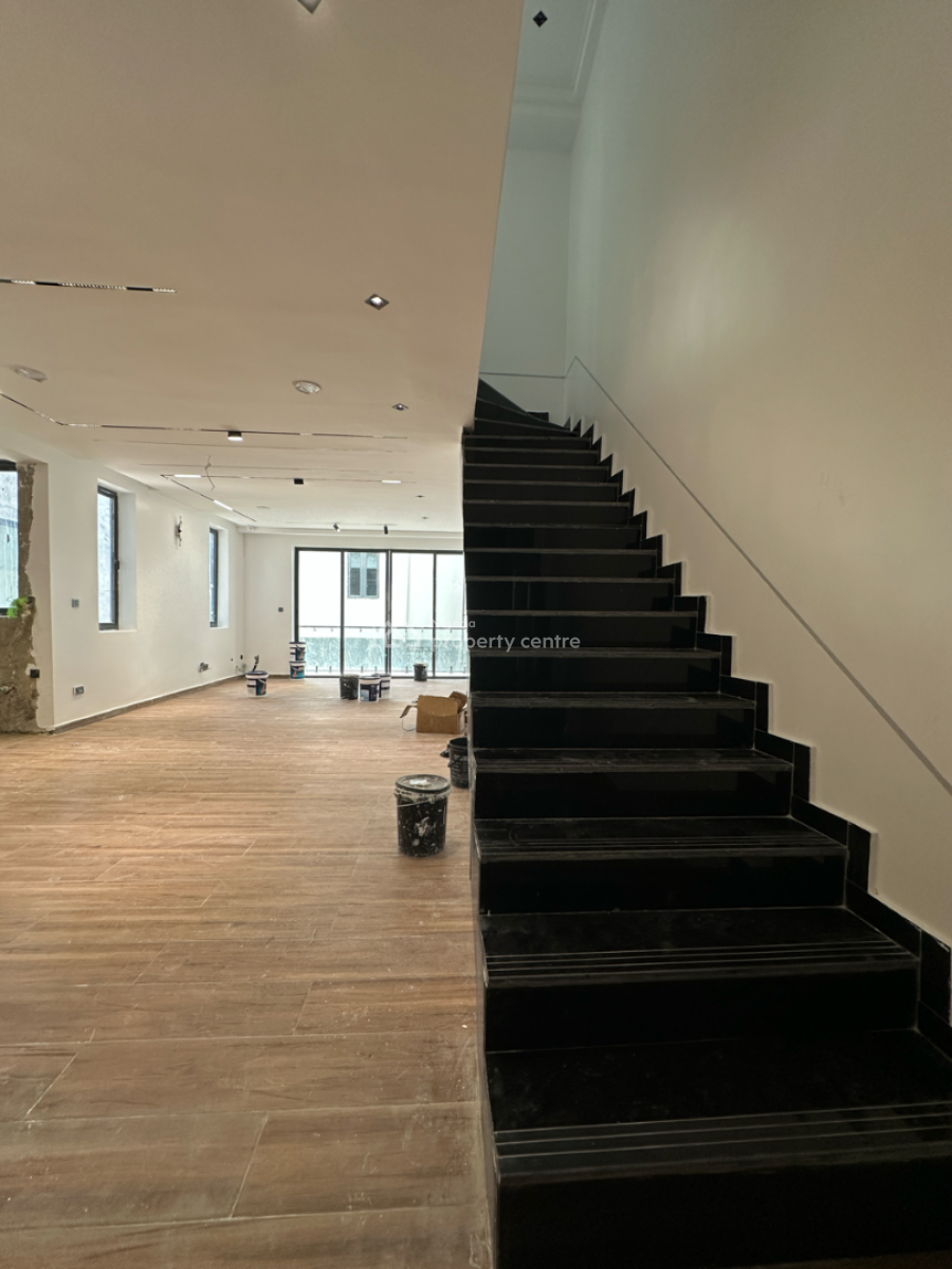 Exclusive 2 Bedroom Maisonette, Lekki Phase 1, Lekki, Lagos, Flat / Apartment for Rent