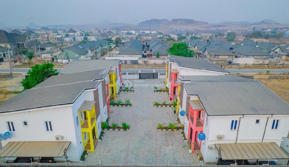 3 Bedrooms Terrace, Plot 3124, Jedo Estate Road, After Dunamis Church, Lugbe District, Abuja, Terraced Duplex Short Let