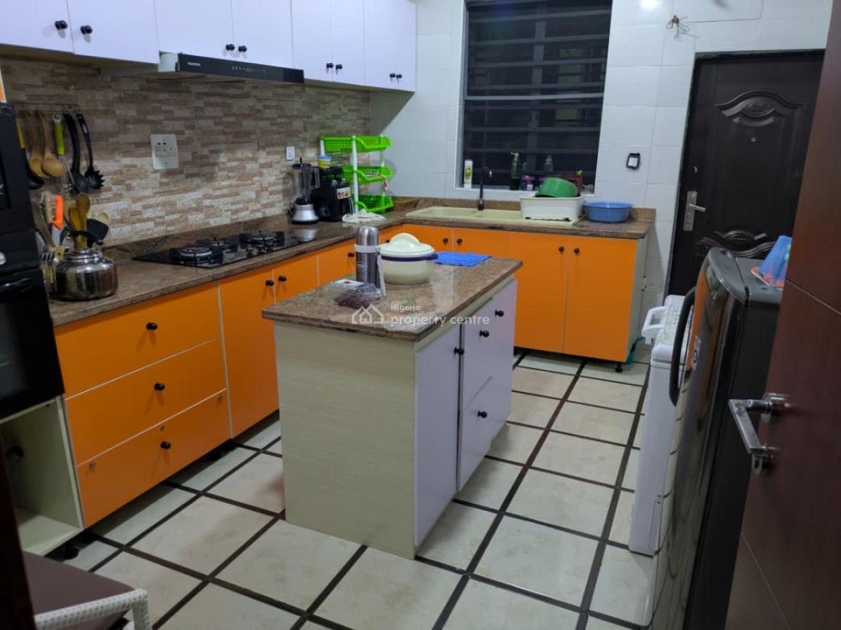 Massive Single Room in a Duplex Shared Apartment, Orchid Road Lekki Lagos, Lekki, Lagos, Self Contain (single Rooms) for Rent