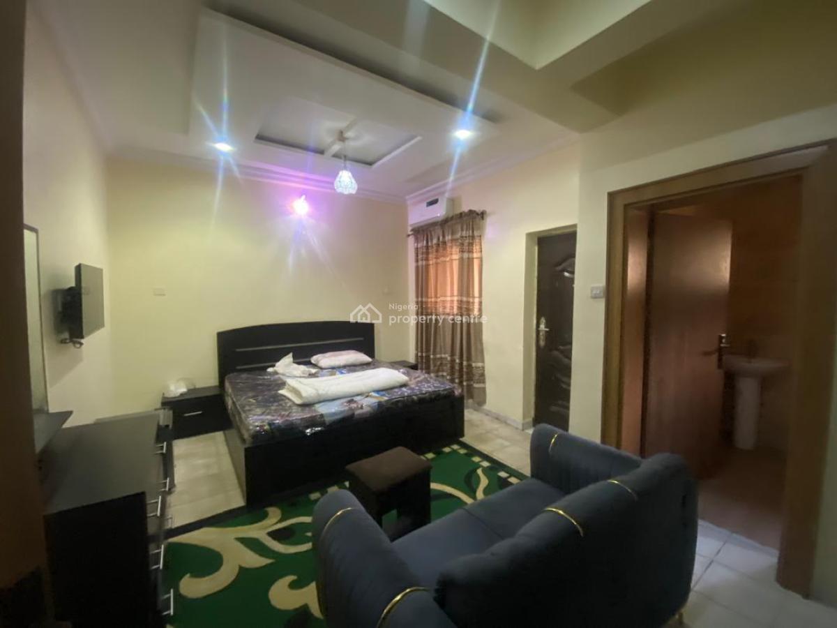 Spacious 4 Bedroom Flat, By Force Head Qtrs / Stratton Hotel, Asokoro District, Abuja, Flat / Apartment for Rent