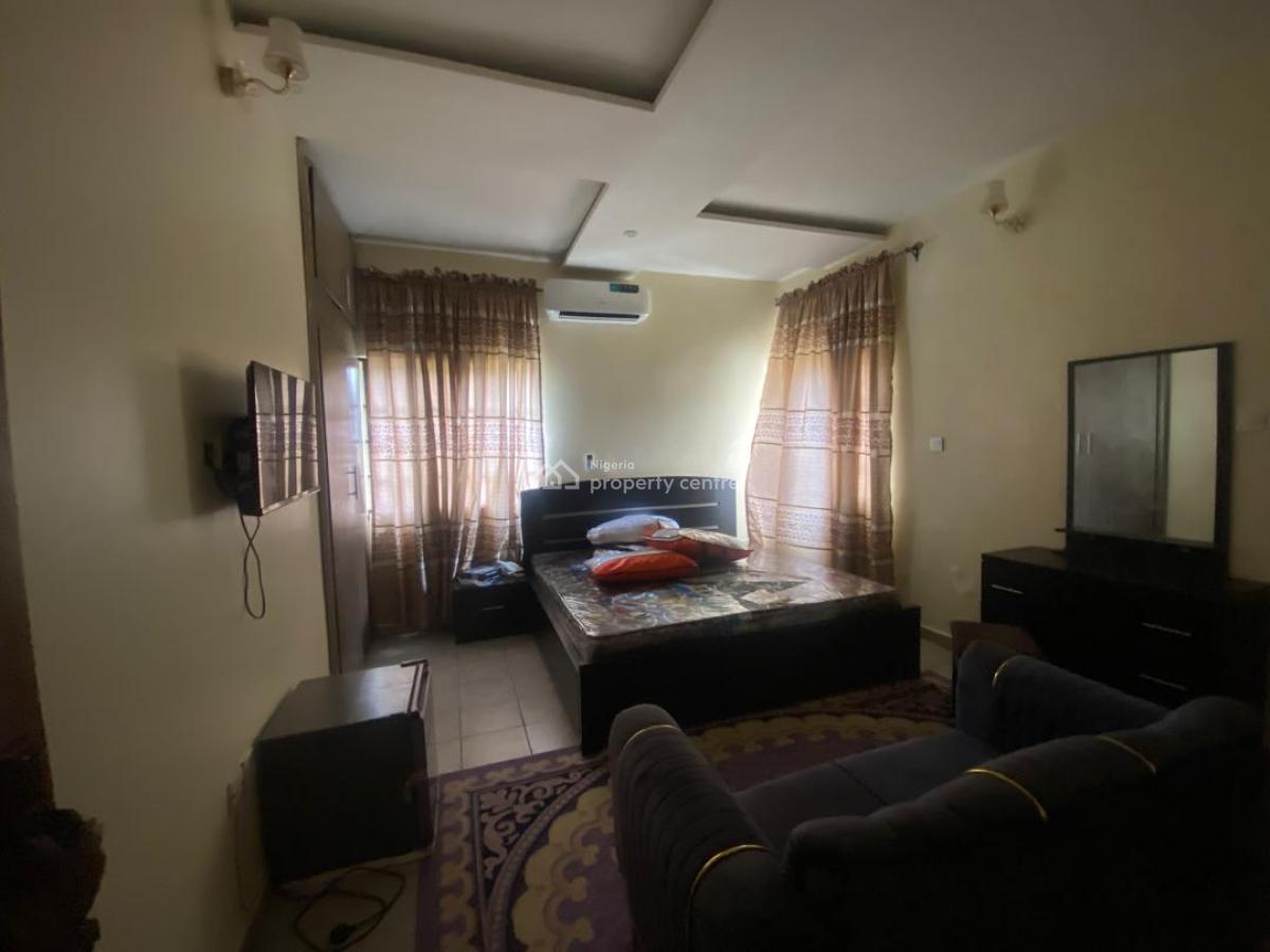 Spacious 4 Bedroom Flat, By Force Head Qtrs / Stratton Hotel, Asokoro District, Abuja, Flat / Apartment for Rent