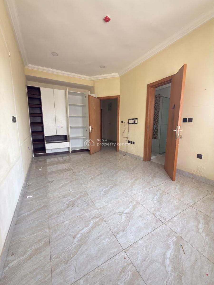 Luxury 4 Bedroom Terrace with Bq, Lekki Phase 1, Lekki, Lagos, Flat / Apartment for Rent