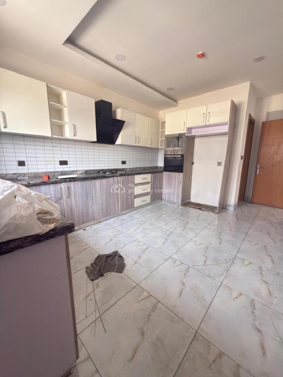 Luxury 4 Bedroom Terrace with Bq, Lekki Phase 1, Lekki, Lagos, Flat / Apartment for Rent