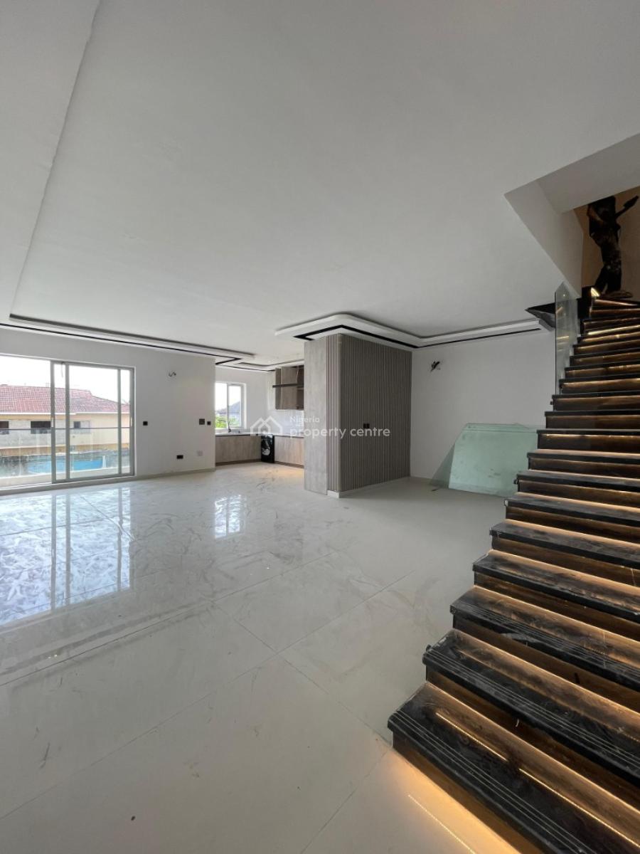 Spacious  2 Bedroom Maisonette, Lekki Phase 1, Lekki, Lagos, Terraced Duplex for Sale