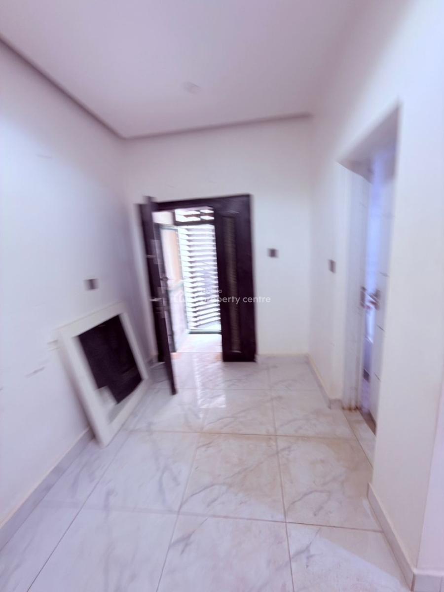 Beautiful 3 Bedroom Flat with Bq, Ademola Adetukunbo Crescent, Wuse 2, Abuja, Flat / Apartment for Rent