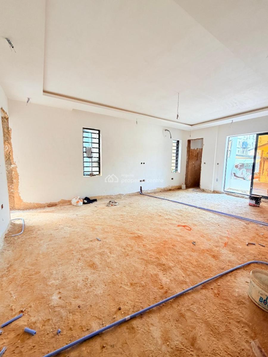 Lovely Built 3 Bedroom Apartment with a Bq, Yaba, Lagos, Block of Flats for Sale