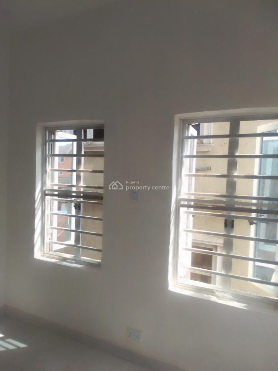 Superbly Built Mini Flat with Car Park, Queen Street, Alagomeji, Yaba, Lagos, Mini Flat (room and Parlour) for Rent