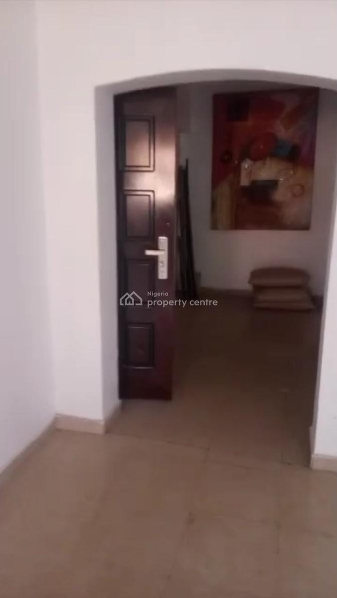 2 Bedroom Flat on a Second Floor, Utako, Abuja, Flat / Apartment for Rent
