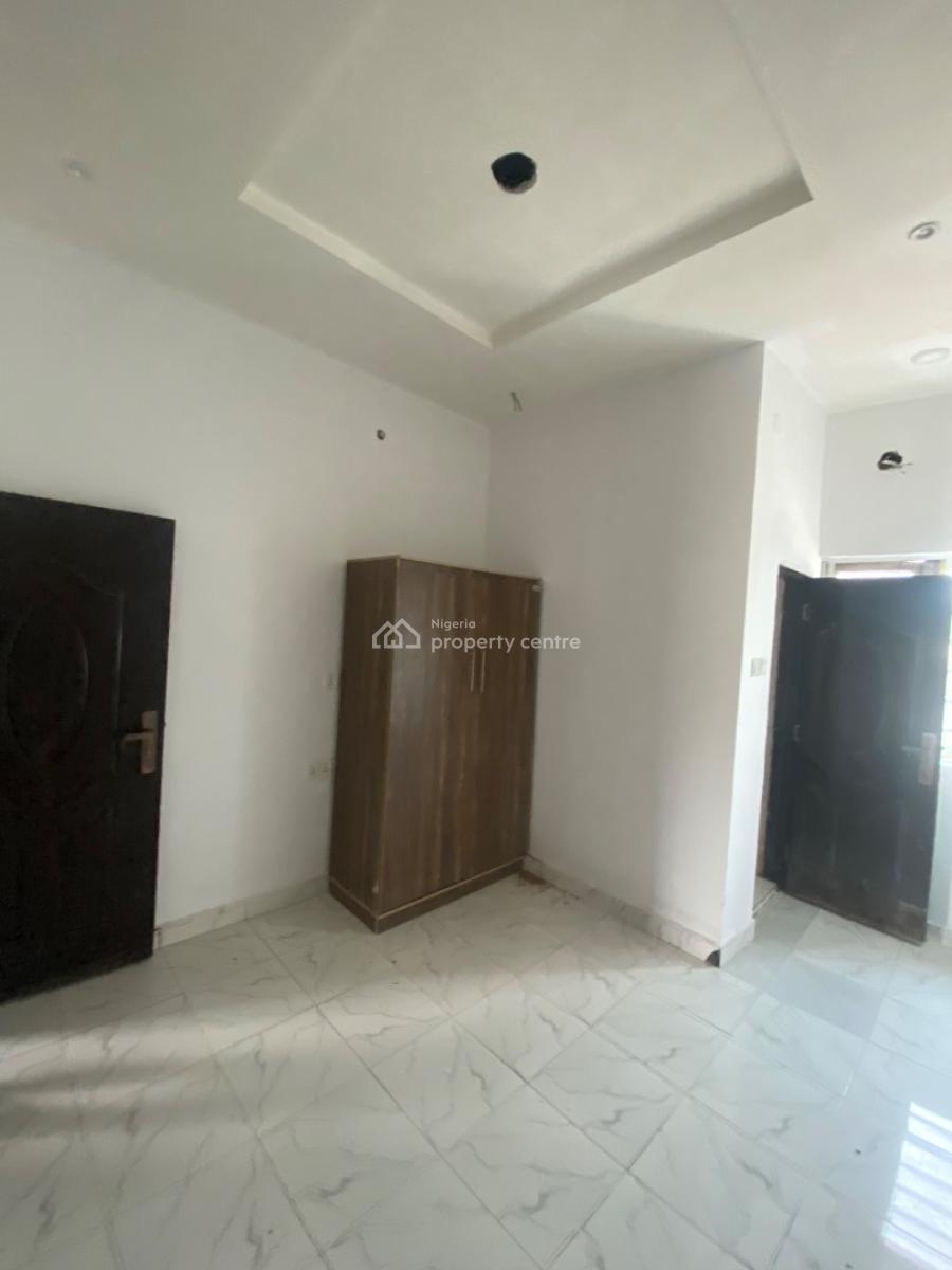 Standard Two Bedroom Apartment, Hope Ville Estate Opposite Hot Bread, Sangotedo, Ajah, Lagos, Flat / Apartment for Rent