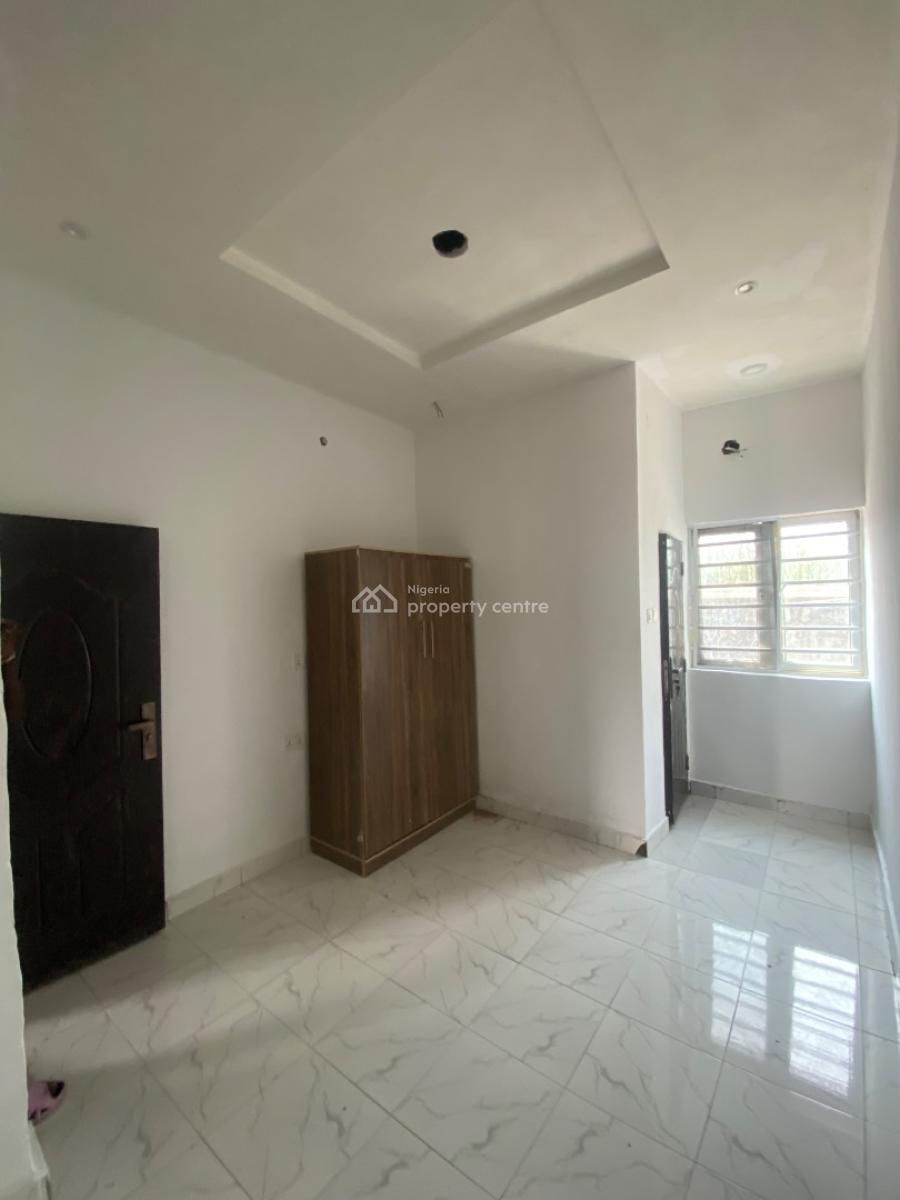 Standard Two Bedroom Apartment, Hope Ville Estate Opposite Hot Bread, Sangotedo, Ajah, Lagos, Flat / Apartment for Rent