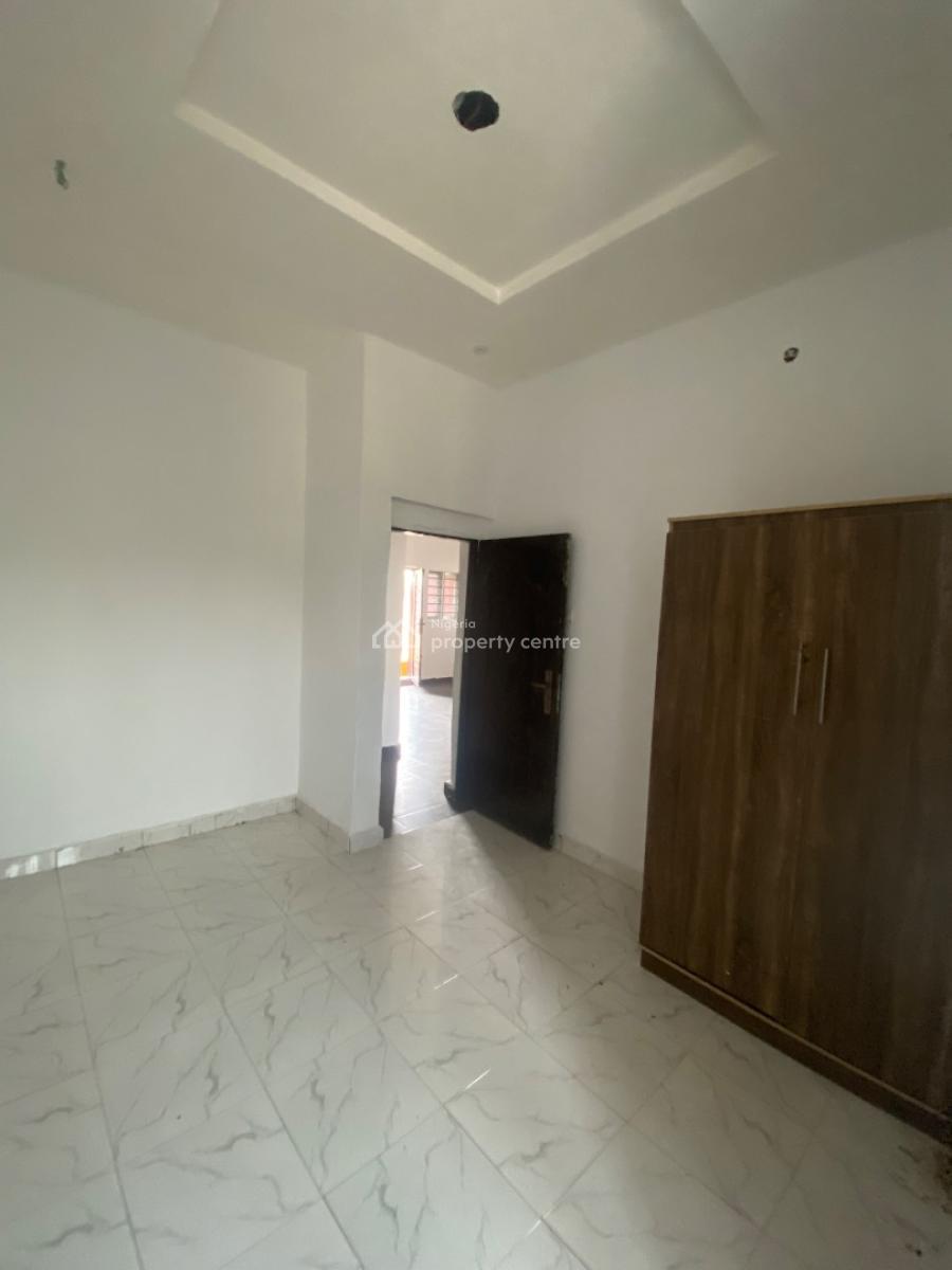 Standard Two Bedroom Apartment, Hope Ville Estate Opposite Hot Bread, Sangotedo, Ajah, Lagos, Flat / Apartment for Rent