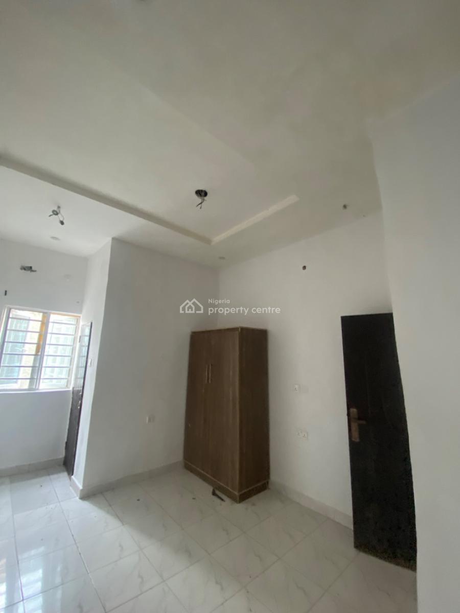 Standard Two Bedroom Apartment, Hope Ville Estate Opposite Hot Bread, Sangotedo, Ajah, Lagos, Flat / Apartment for Rent
