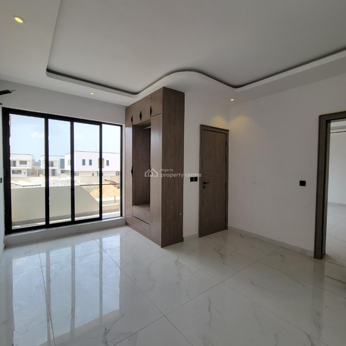 Exquisite 2bedroom Apartment with an Elevator,gym and Pool, Lekki Phase 1, Lekki, Lagos, Flat / Apartment for Sale