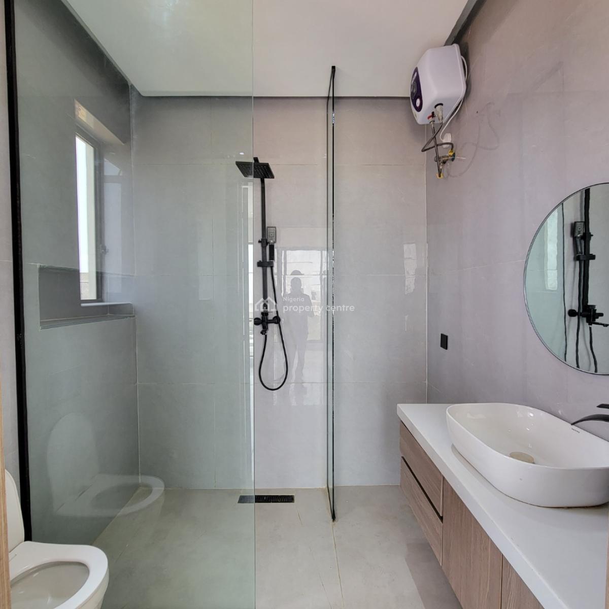 Exquisite 2bedroom Apartment with an Elevator,gym and Pool, Lekki Phase 1, Lekki, Lagos, Flat / Apartment for Sale