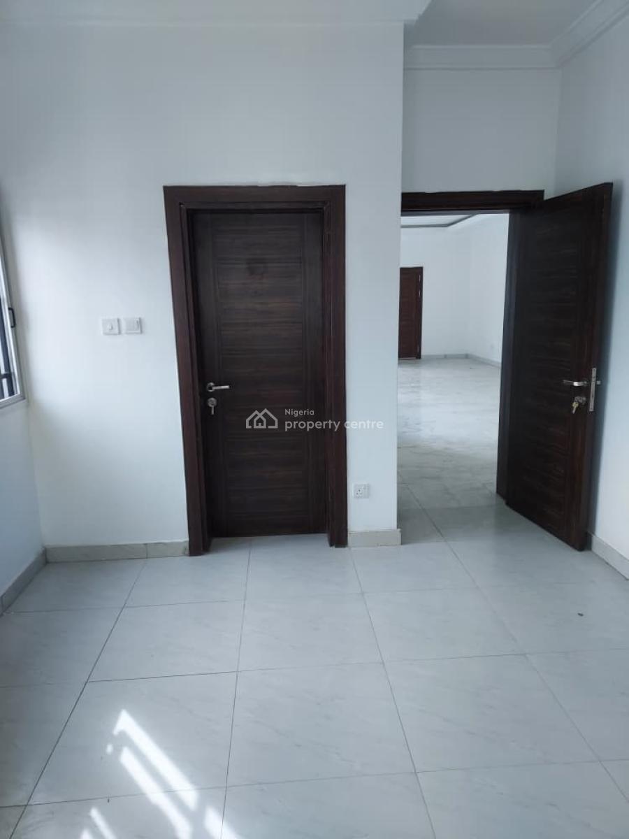 Luxury Meets  Comfort 4 Bedroom Terrace, Ikota Villa Estate, Ikota, Lekki, Lagos, Flat / Apartment for Rent