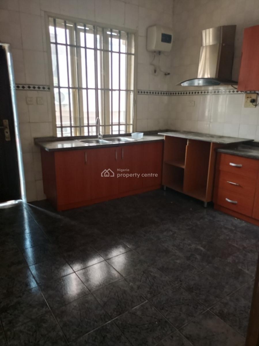 Sharp 3bedroom with Bq Secured Estate, Chevron Drive, Lekki, Lagos, Flat / Apartment for Rent