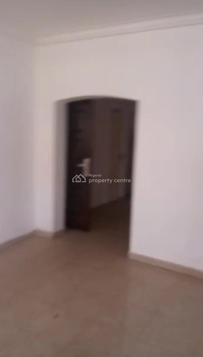 Good 2 Bedrooms Flat for Residential/ Office Use 2nd Floor, Utako, Abuja, Flat / Apartment for Rent