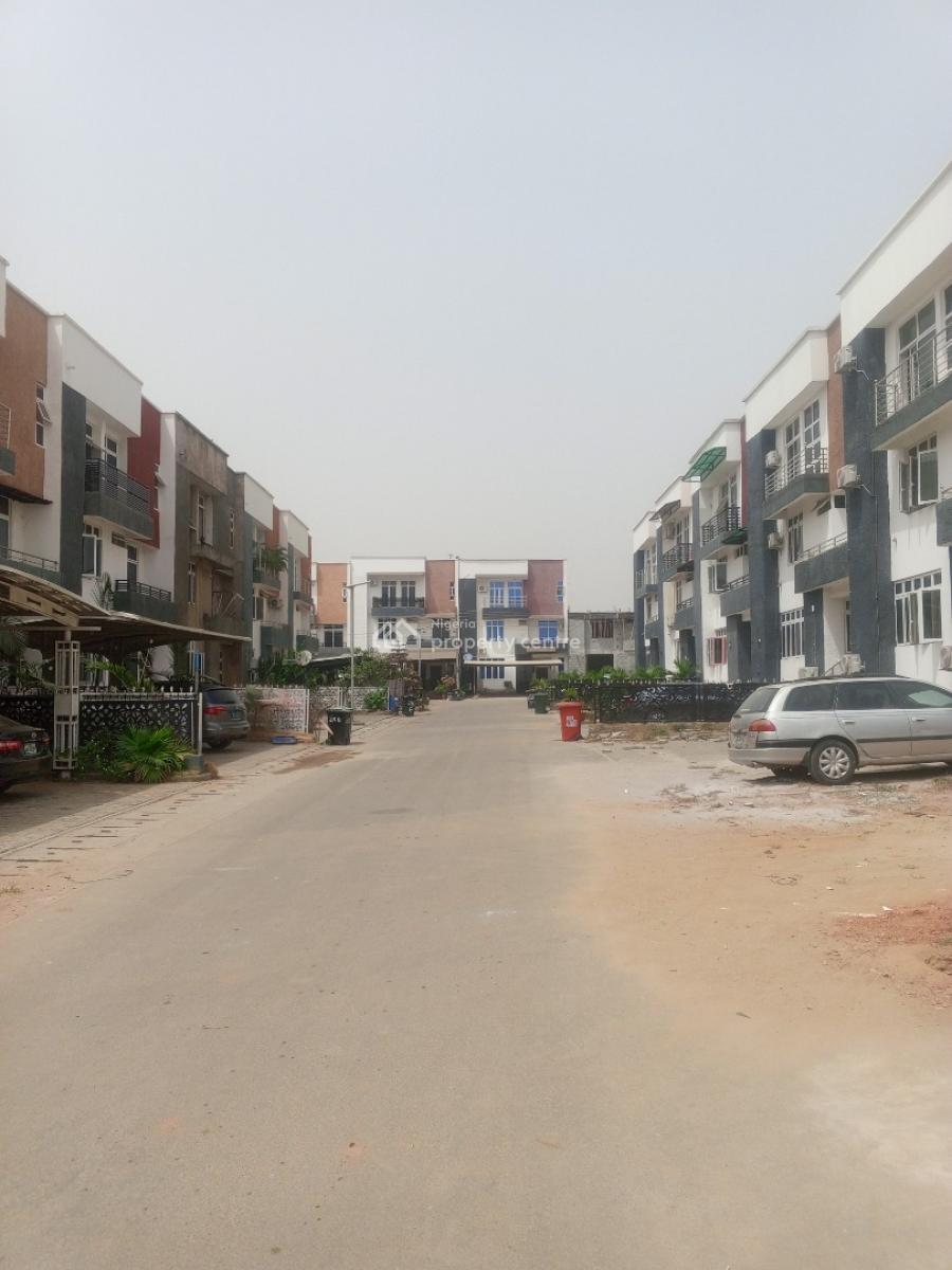 Dantata Neatly Built and Well Finished 4 Bedrooms Terrace Duplex, Gwarinpa, Abuja, Terraced Duplex for Sale